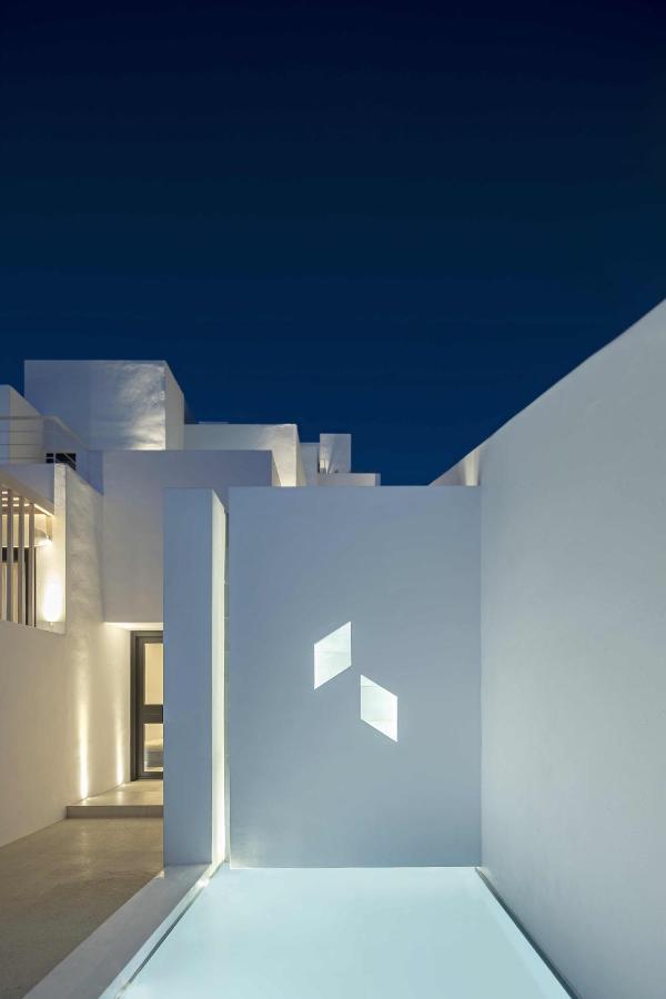 Cubic Mykonos Seafront Design Suites 오르노스 외부 사진