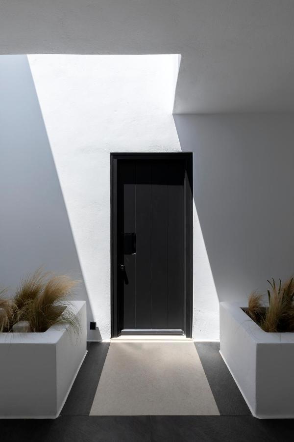 Cubic Mykonos Seafront Design Suites 오르노스 외부 사진